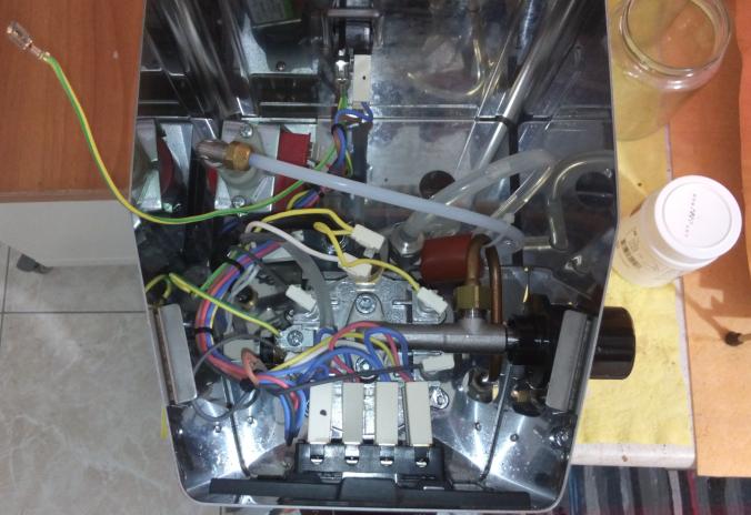 inside_gaggia_classic.jpg